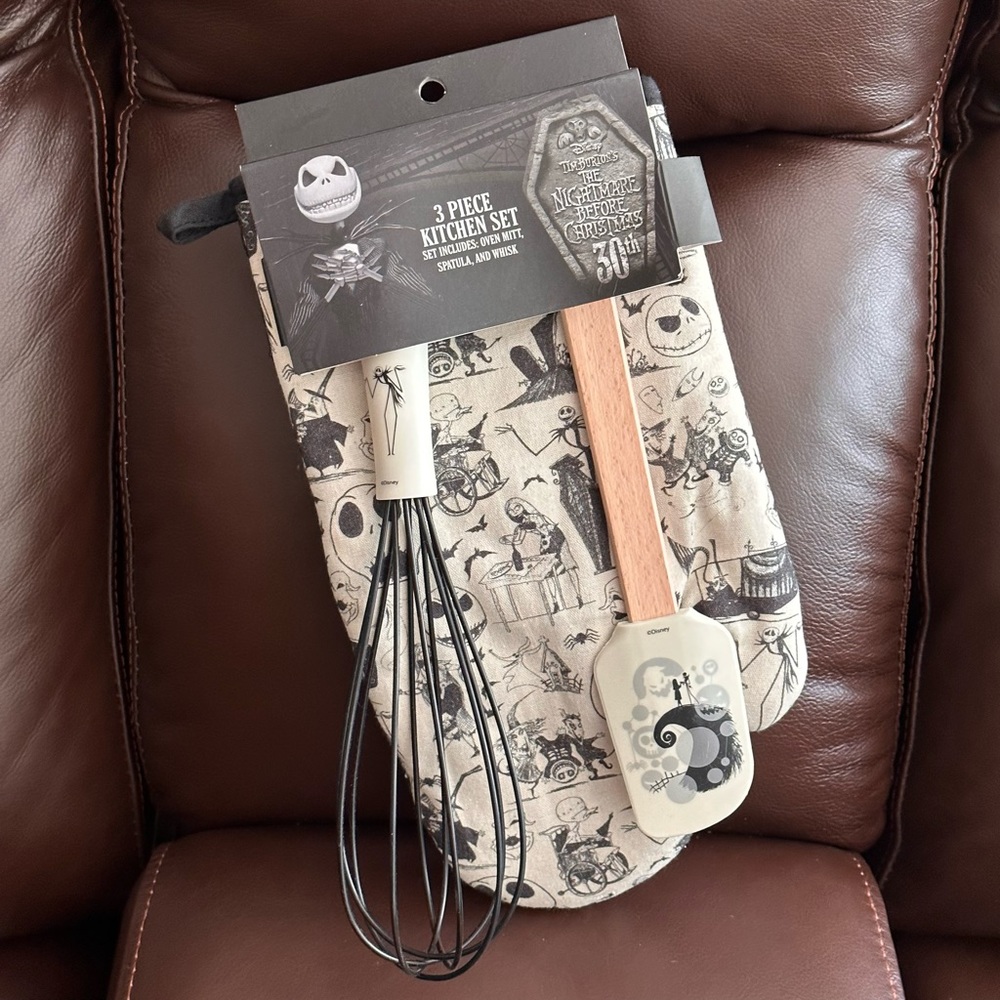 Disney Nightmare Before Christmas Three Piece Set Oven Mitt, Spatula & Whisk